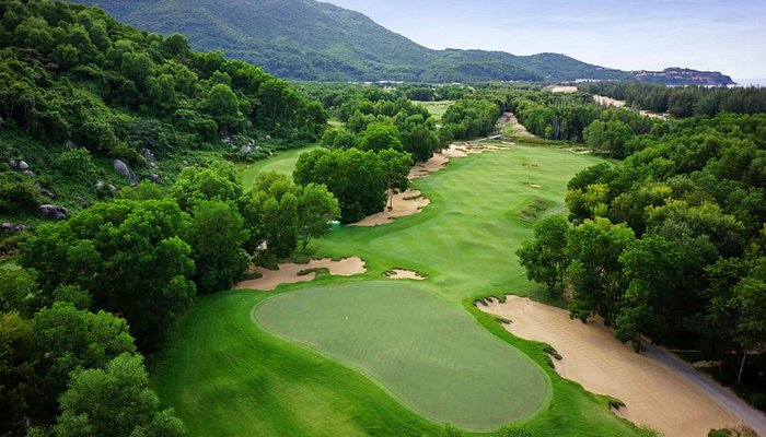 Danang Golf Price Guide 2026 – Complete Breakdown of Green Fees, Seasonal Rates & Luxury Golf Tour Packages