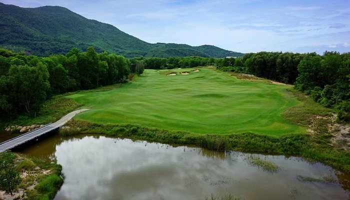 Danang Golf Price Guide 2026 – Complete Breakdown of Green Fees, Seasonal Rates & Luxury Golf Tour Packages