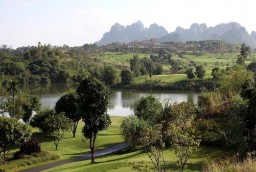 Sân golf Sky Lake