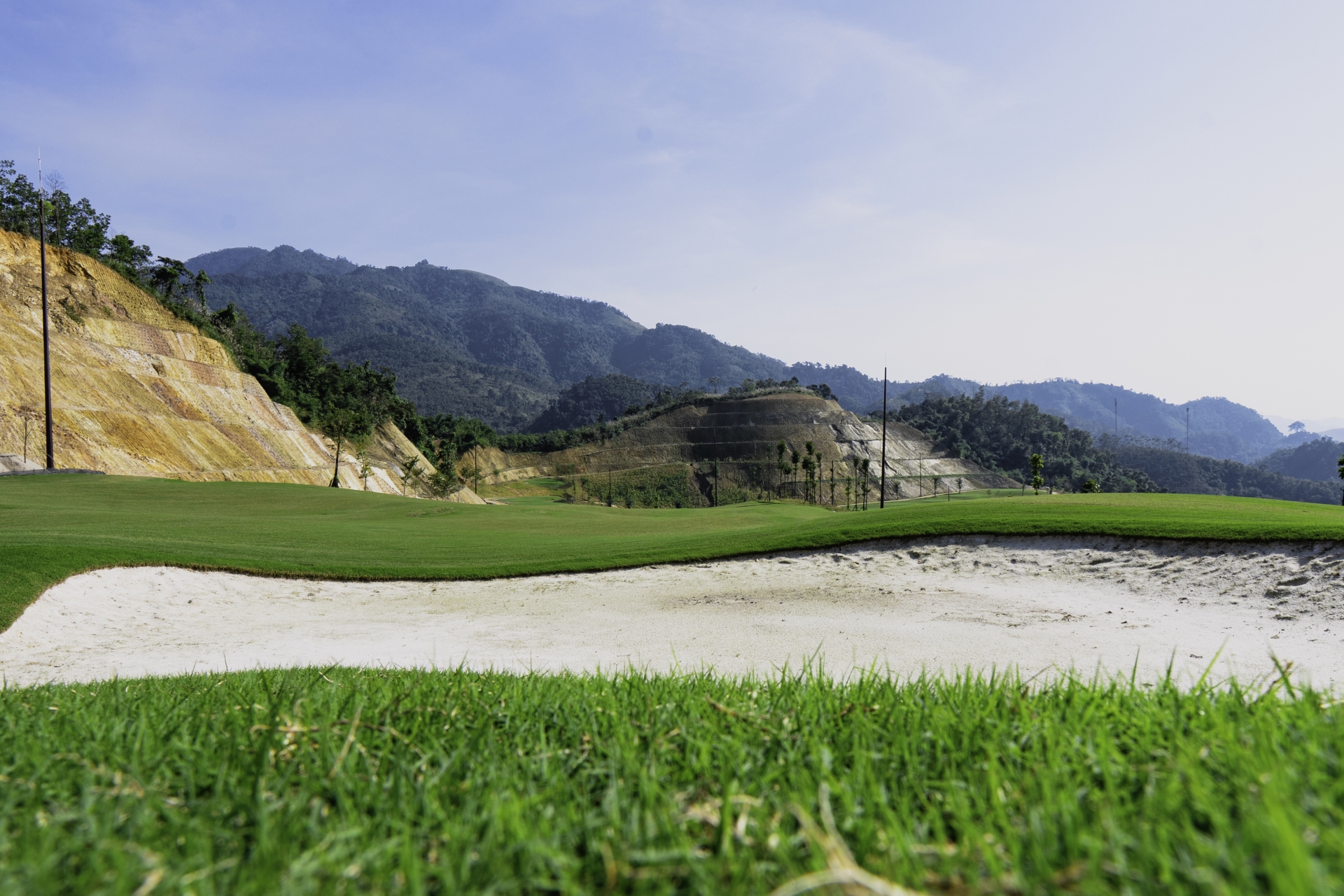 SÂN GOLF MONTANA- ĐIỂM ĐẾN MỚI ĐẦY HỨA HẸN VỚI PHONG CÁCH TÂY BAN NHA