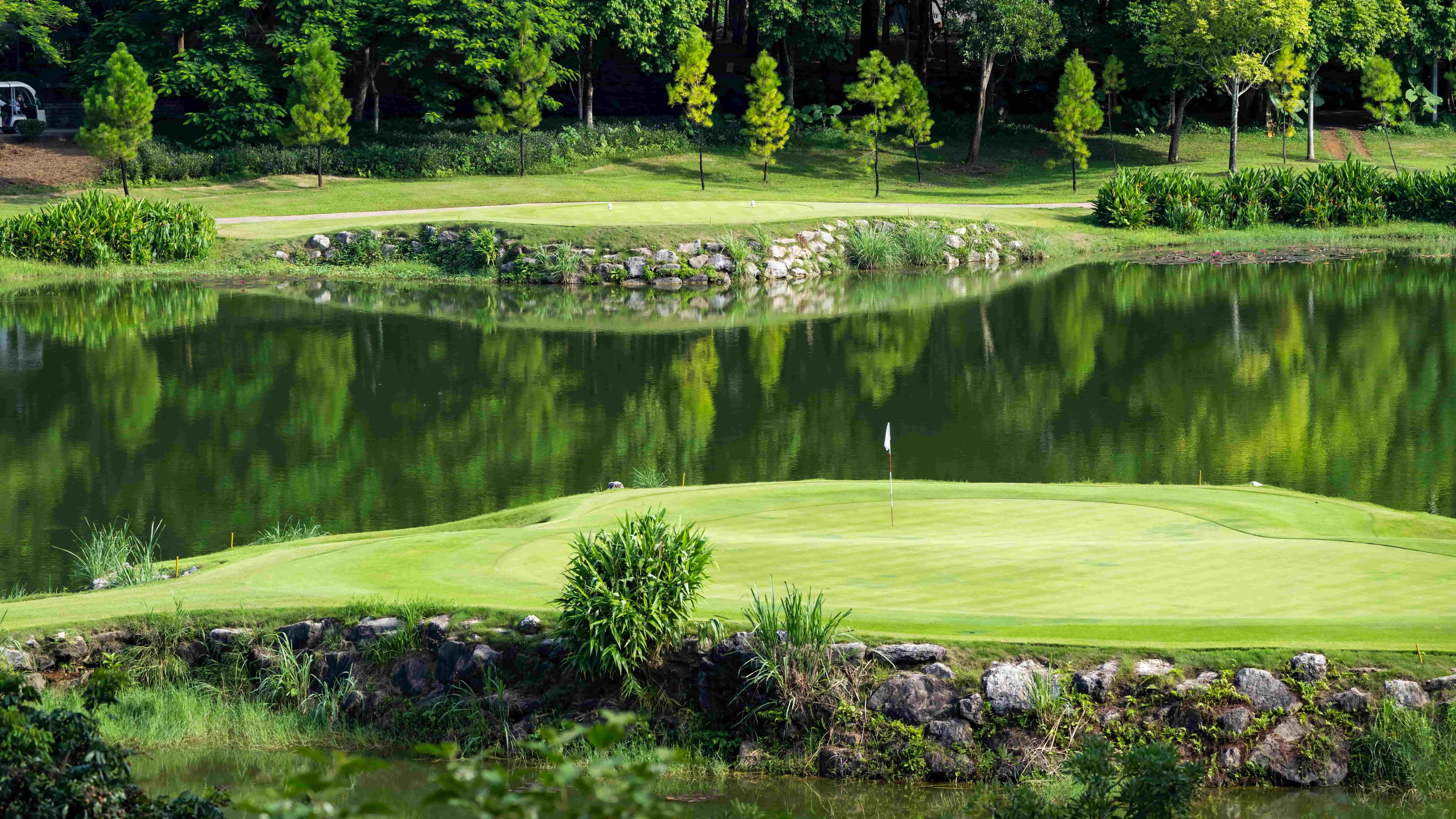 Combo Nghỉ & Chơi Golf Tràng An 2 Ngày 1 Đêm